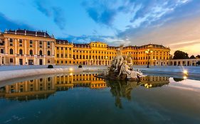 Luxe View Schoenbrunn Suite